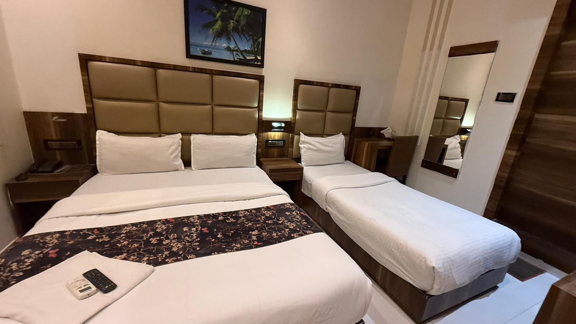 M E R I T O N Hotel T-2 Mumbai Exterior foto
